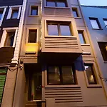 ホテル The Row Taksim 3*